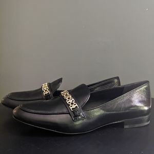 NWT Tory Burch size 9 black Loafer. Gemini link Loafer